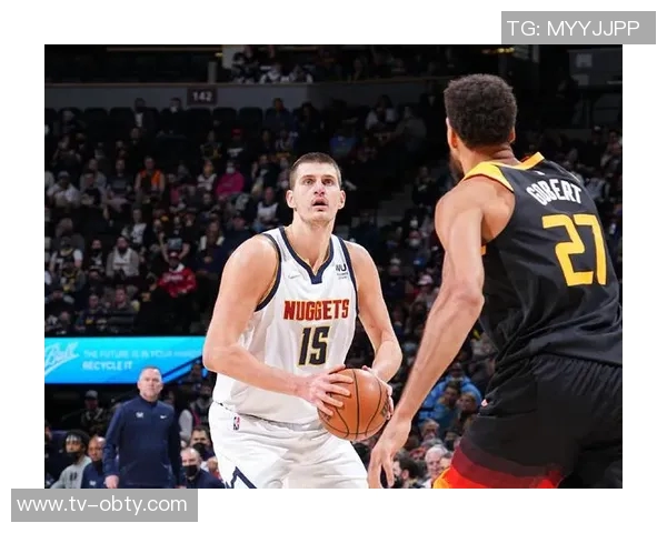 贝尔半场火力全开三分球精准命中助球队领先 贝尔半场火力全开三分球精准命中助球队领先