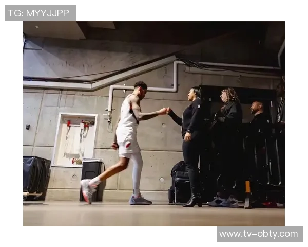 安芬尼西蒙斯谈训练营高强度与队友间愉快的磨合过程