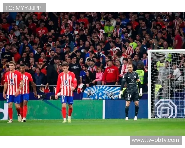 莫利纳盛赞球队大胜巴萨与球迷共享精彩时刻小蜘蛛表现出色令人惊艳