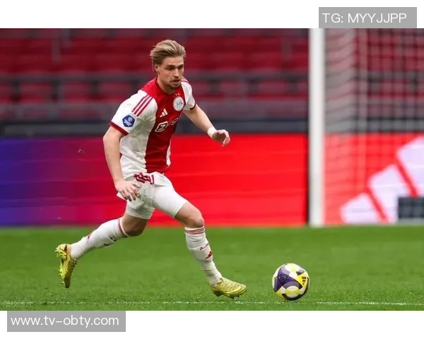 阿贾克斯再次向奈梅亨报价佐野航大遭拒交易前景堪忧